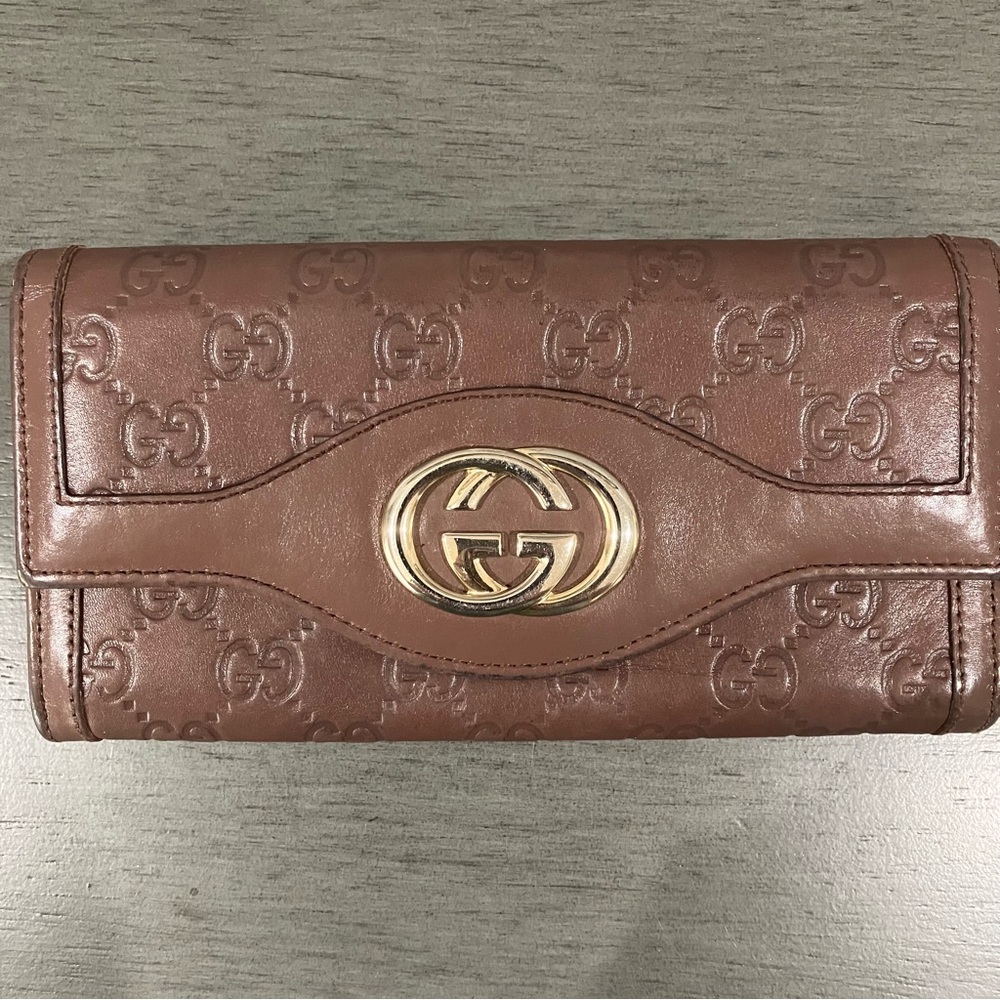Gucci Brown Embossed Leather Clutch with Gold Chain - Picture 3 of 13